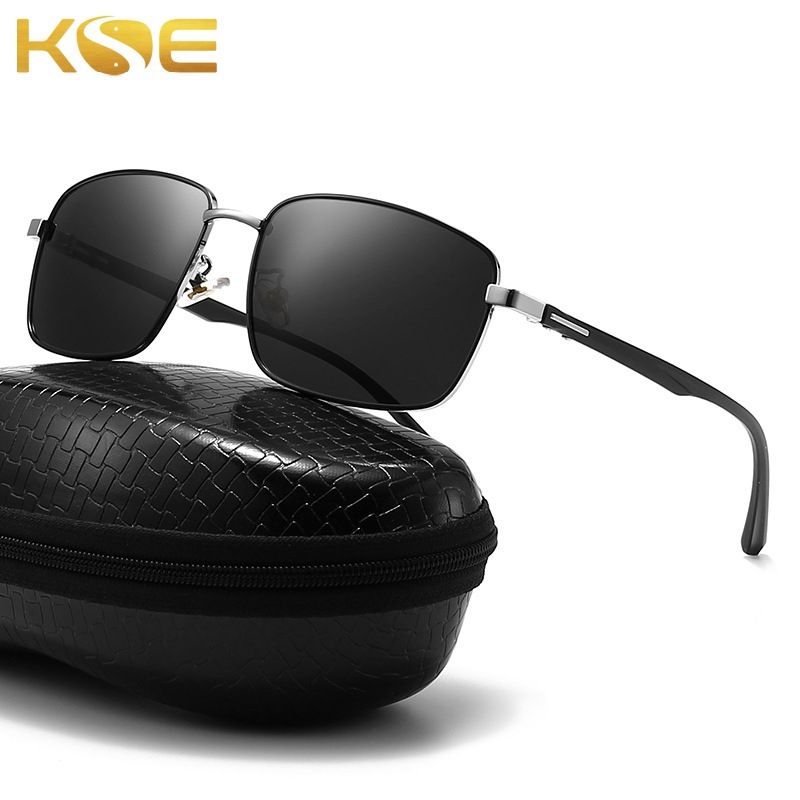 Sunglasses Aviator Polarized - Rijdende chauffeur die speciale pilotenzonnebrillen bestuurt,